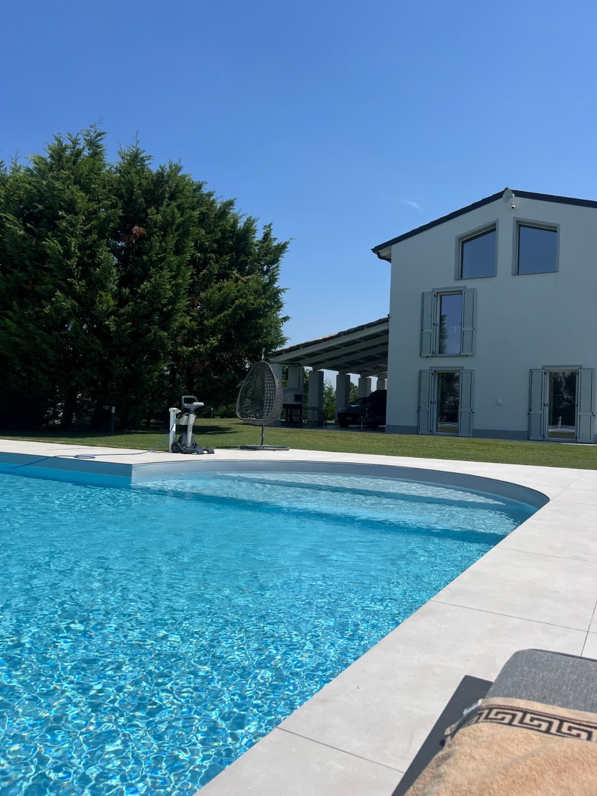 Villa unifamiliare dopo la ristrutturazione completa eseguita da New House SRL a Fidenza